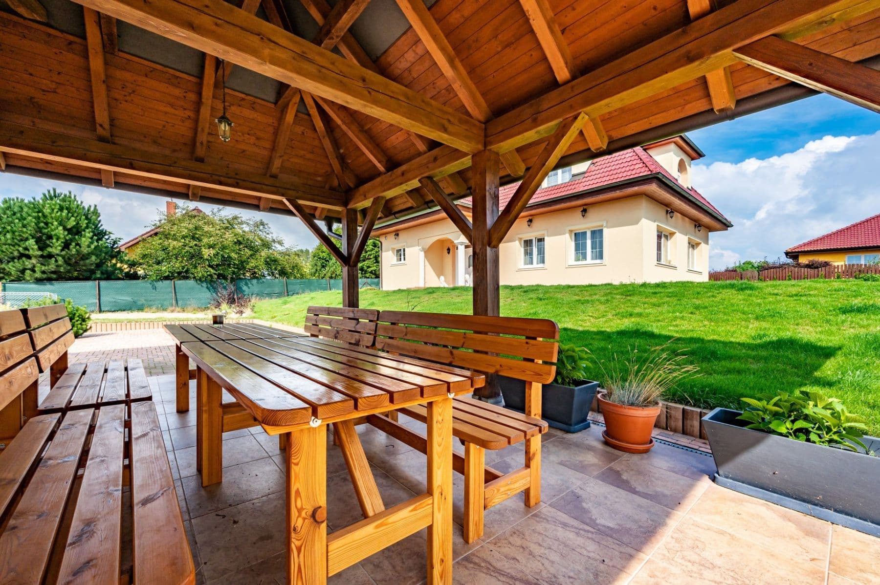 Prodej domu 674 m², pozemek 1.567 m², Vrcha II, Divišov, Středočeský kraj Prodej domu 674 m², pozemek 1.567 m², Vrcha II, Divišov, Středočeský kraj