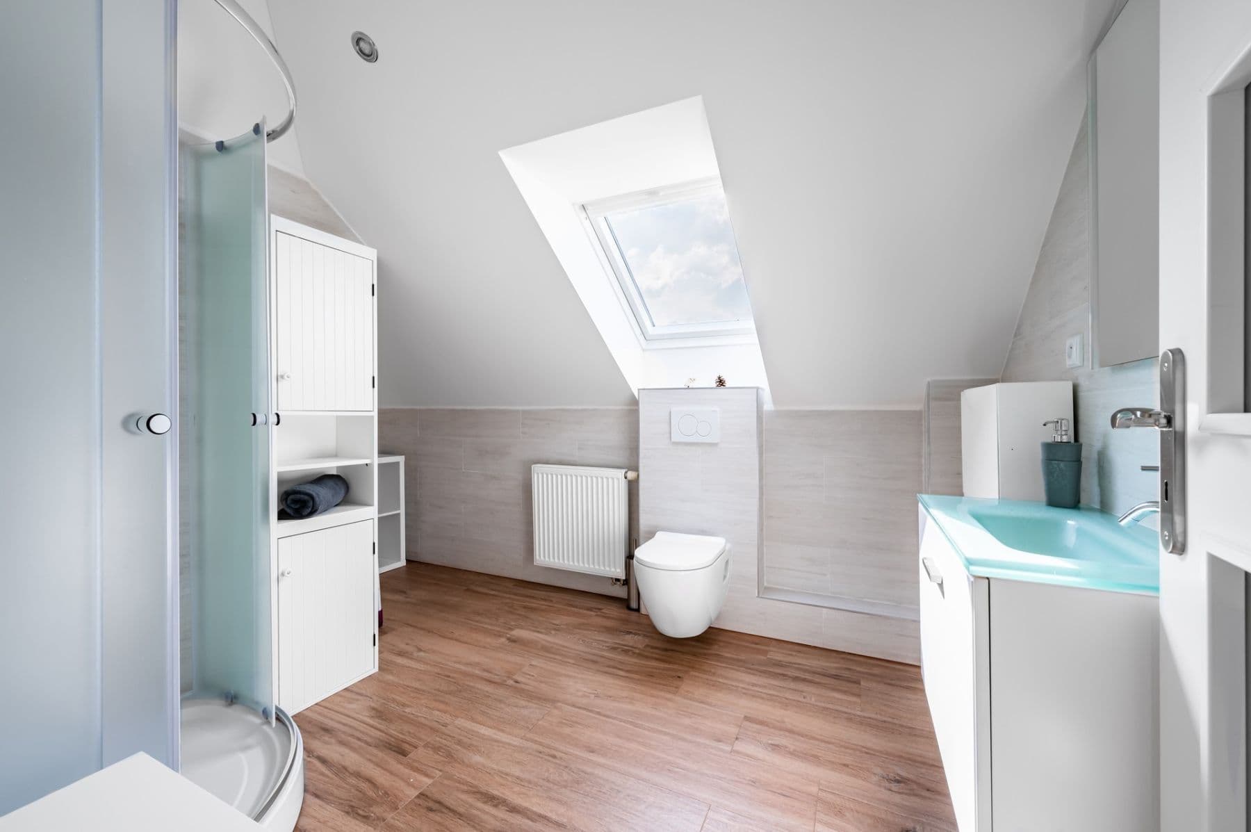 Prodej domu 674 m², pozemek 1.567 m², Vrcha II, Divišov, Středočeský kraj Prodej domu 674 m², pozemek 1.567 m², Vrcha II, Divišov, Středočeský kraj