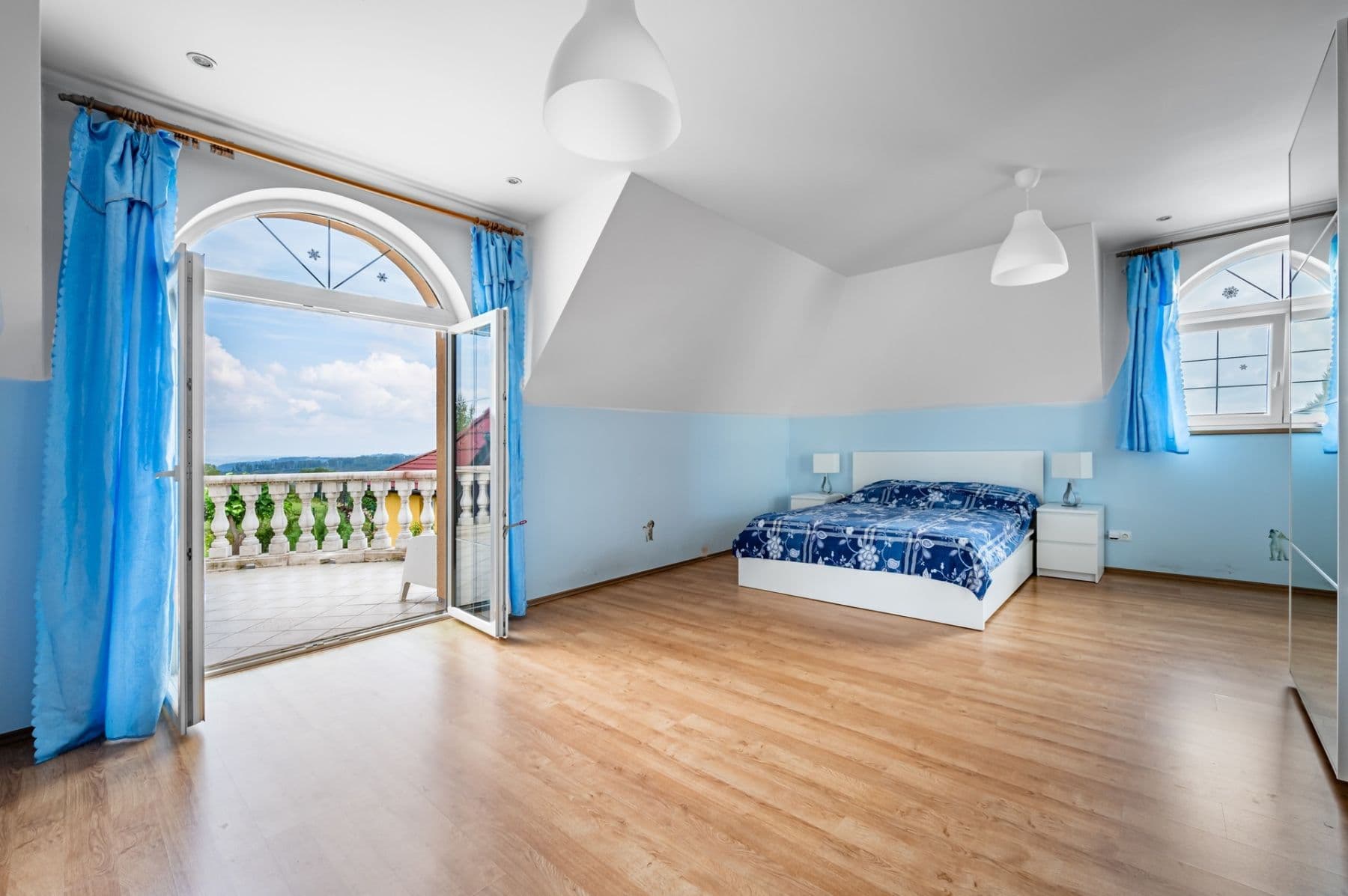 Prodej domu 674 m², pozemek 1.567 m², Vrcha II, Divišov, Středočeský kraj Prodej domu 674 m², pozemek 1.567 m², Vrcha II, Divišov, Středočeský kraj