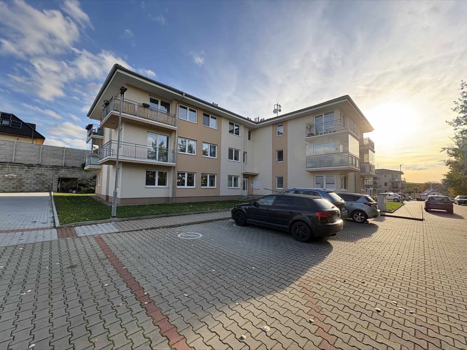 Prodej bytu 3+kk 95 m², Souběžná, Kralupy nad Vltavou, Středočeský kraj Prodej bytu 3+kk 95 m², Souběžná, Kralupy nad Vltavou, Středočeský kraj