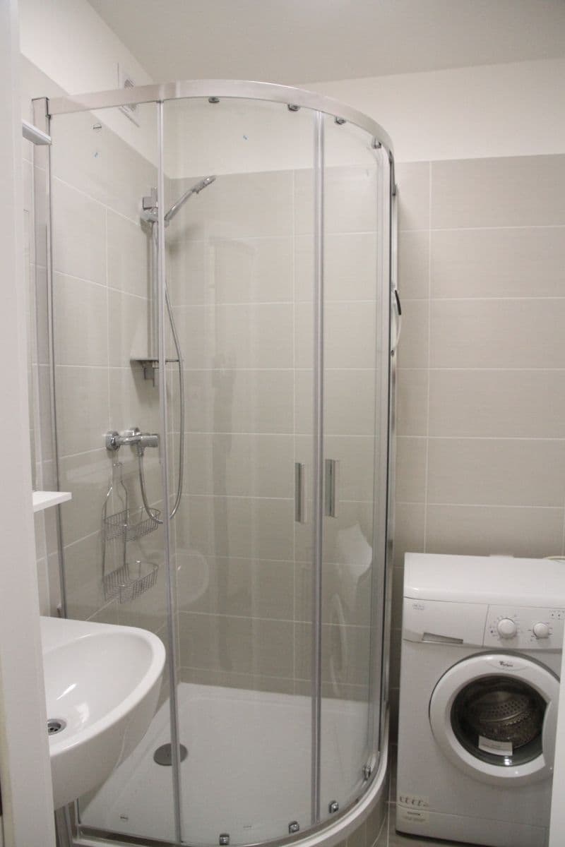 Pronájem bytu 2+1 52 m², Kpt. Jána Rašu, Dúbravka, Bratislavský kraj Pronájem bytu 2+1 52 m², Kpt. Jána Rašu, Dúbravka, Bratislavský kraj