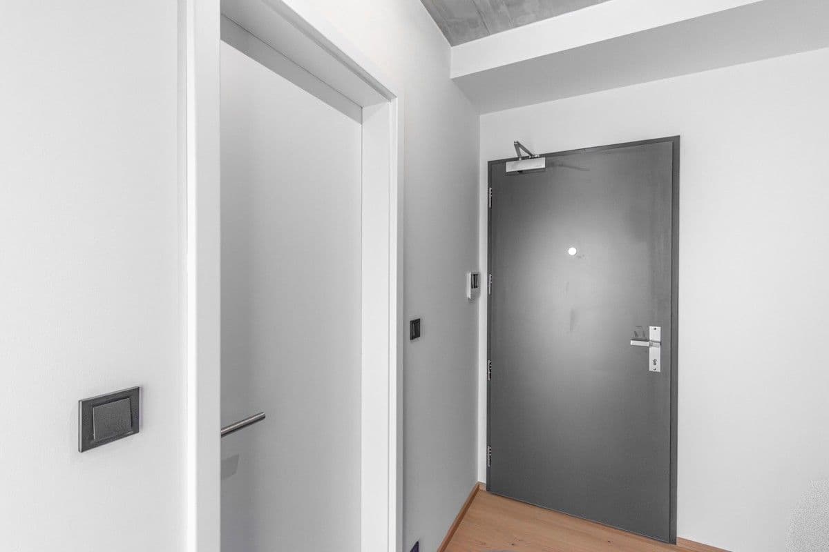 Pronájem bytu 3+kk 90 m², Kolbenova, Praha, Praha Pronájem bytu 3+kk 90 m², Kolbenova, Praha, Praha