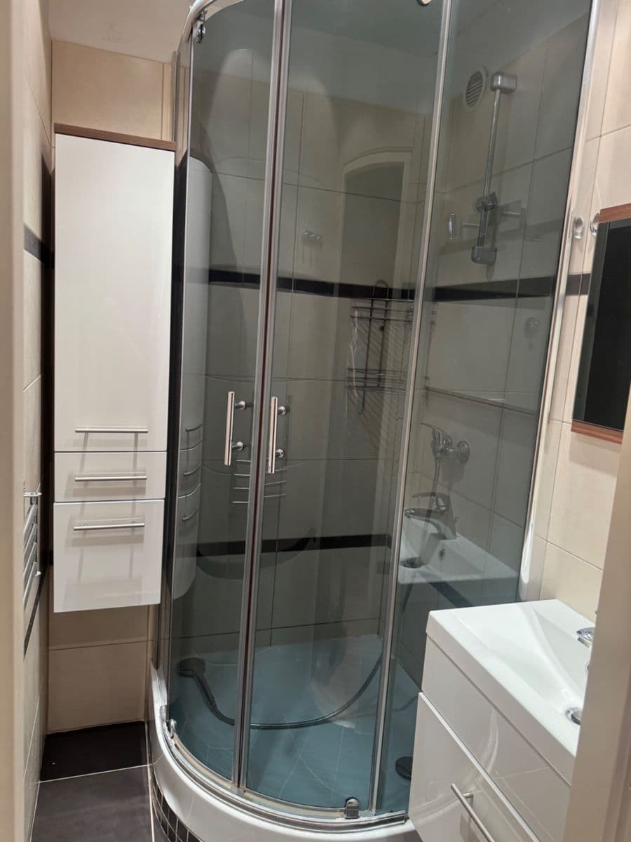 Pronájem bytu 2+kk 40 m², Benešovská, Kladno, Středočeský kraj Pronájem bytu 2+kk 40 m², Benešovská, Kladno, Středočeský kraj