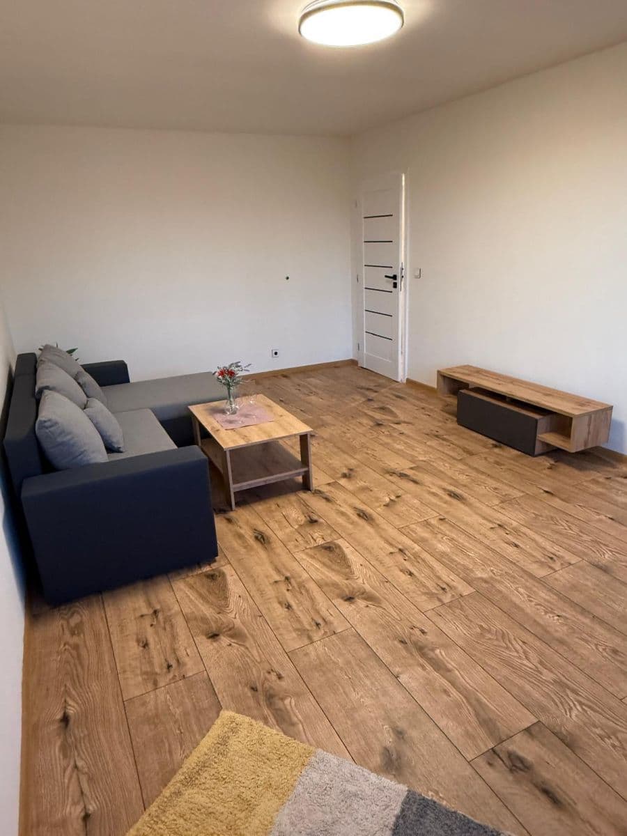 Prodej bytu 1+1 37 m², Na Vavřinci, Slaný, Středočeský kraj Prodej bytu 1+1 37 m², Na Vavřinci, Slaný, Středočeský kraj