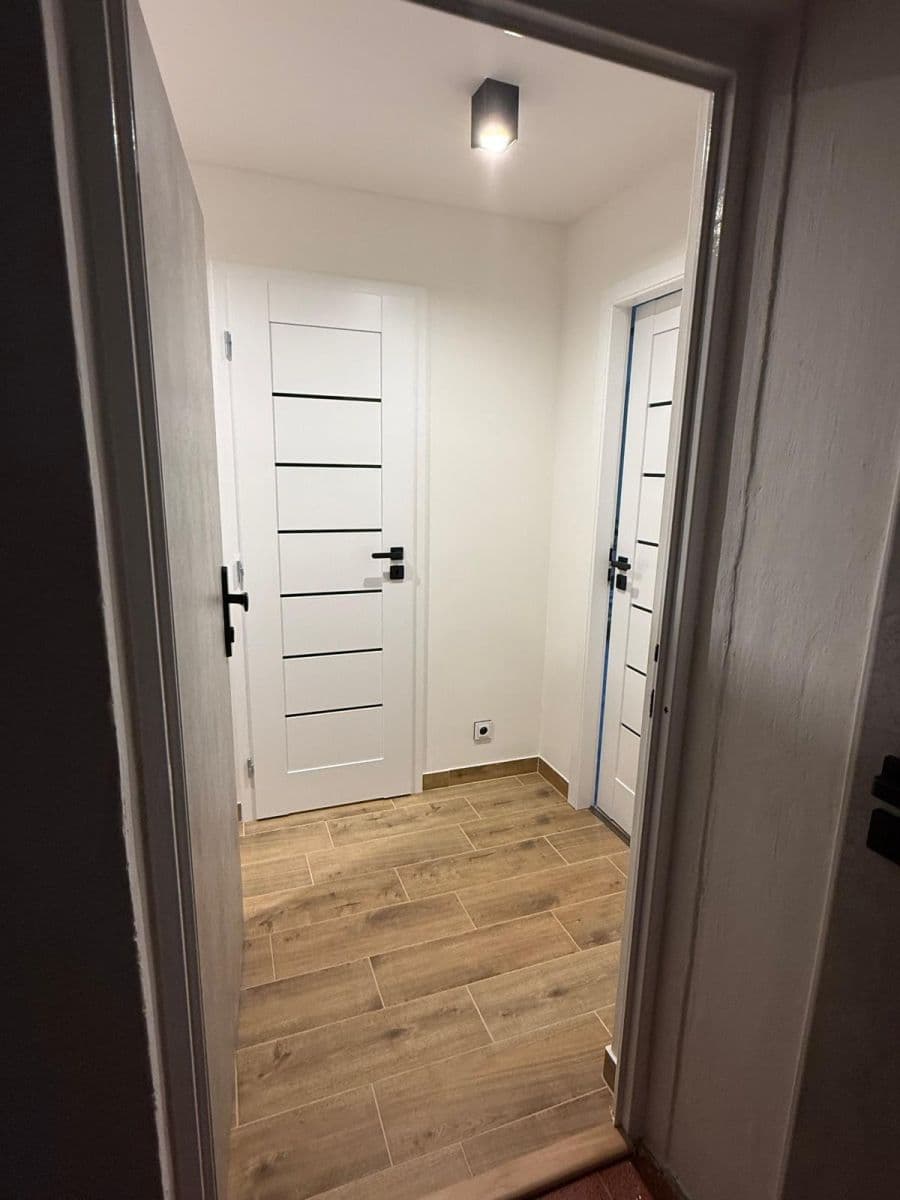 Prodej bytu 1+1 37 m², Na Vavřinci, Slaný, Středočeský kraj Prodej bytu 1+1 37 m², Na Vavřinci, Slaný, Středočeský kraj