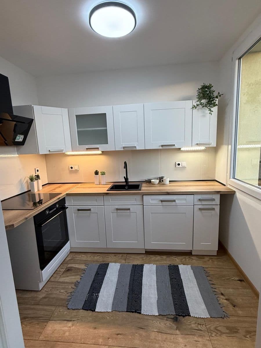 Prodej bytu 1+1 37 m², Na Vavřinci, Slaný, Středočeský kraj Prodej bytu 1+1 37 m², Na Vavřinci, Slaný, Středočeský kraj