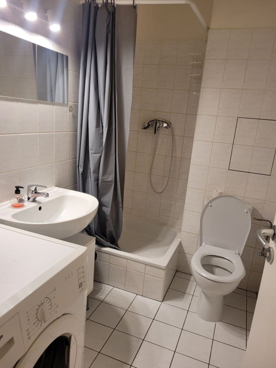 Pronájem bytu 1+kk 30 m², Za Mlýnem, Hostivice, Středočeský kraj Pronájem bytu 1+kk 30 m², Za Mlýnem, Hostivice, Středočeský kraj