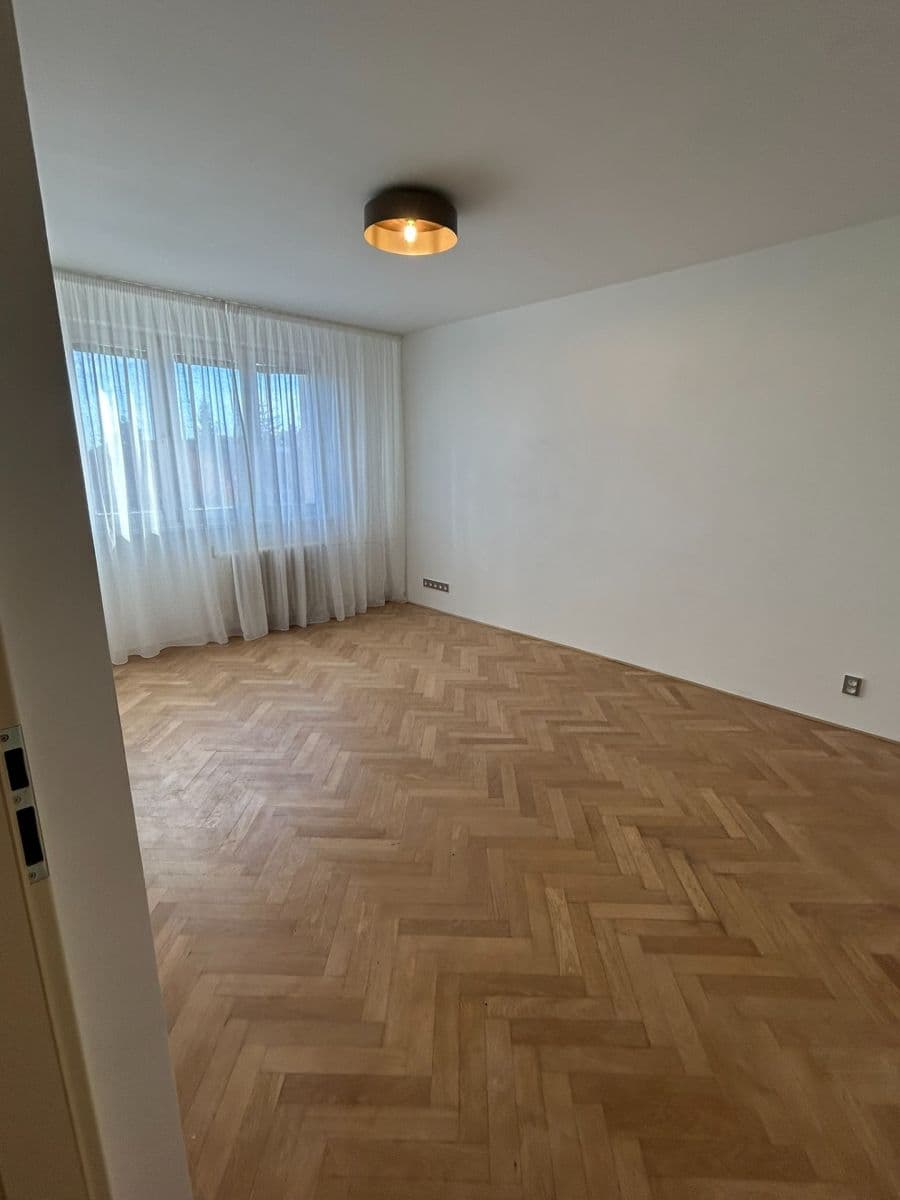 Pronájem bytu 2+1 55 m², Na Petřinách, Praha, Praha Pronájem bytu 2+1 55 m², Na Petřinách, Praha, Praha