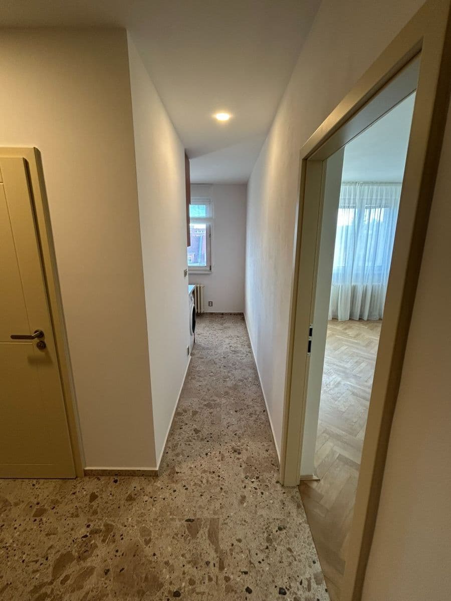Pronájem bytu 2+1 55 m², Na Petřinách, Praha, Praha Pronájem bytu 2+1 55 m², Na Petřinách, Praha, Praha