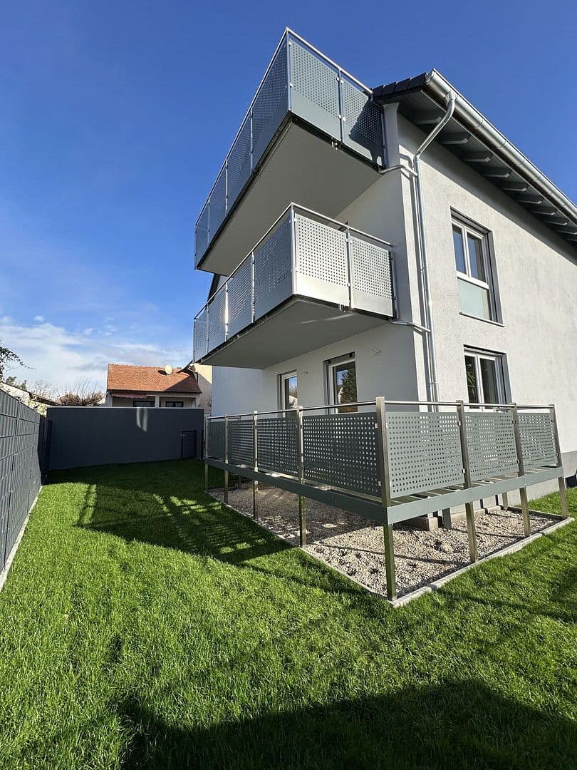 Prodej domu 317 m², pozemek 537 m², Höchstadt an der Aisch, Bavorsko Prodej domu 317 m², pozemek 537 m², Höchstadt an der Aisch, Bavorsko