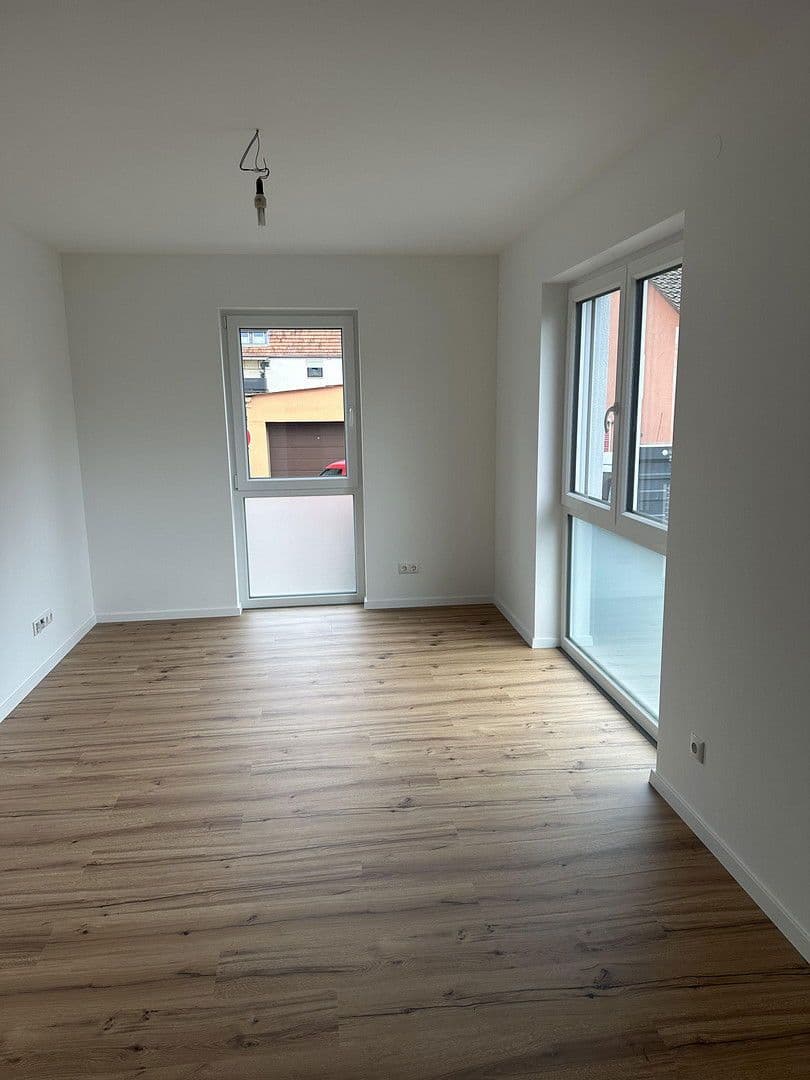 Prodej domu 317 m², pozemek 537 m², Höchstadt an der Aisch, Bavorsko Prodej domu 317 m², pozemek 537 m², Höchstadt an der Aisch, Bavorsko