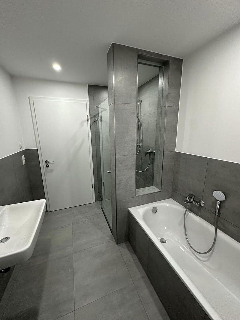 Prodej domu 317 m², pozemek 537 m², Höchstadt an der Aisch, Bavorsko Prodej domu 317 m², pozemek 537 m², Höchstadt an der Aisch, Bavorsko