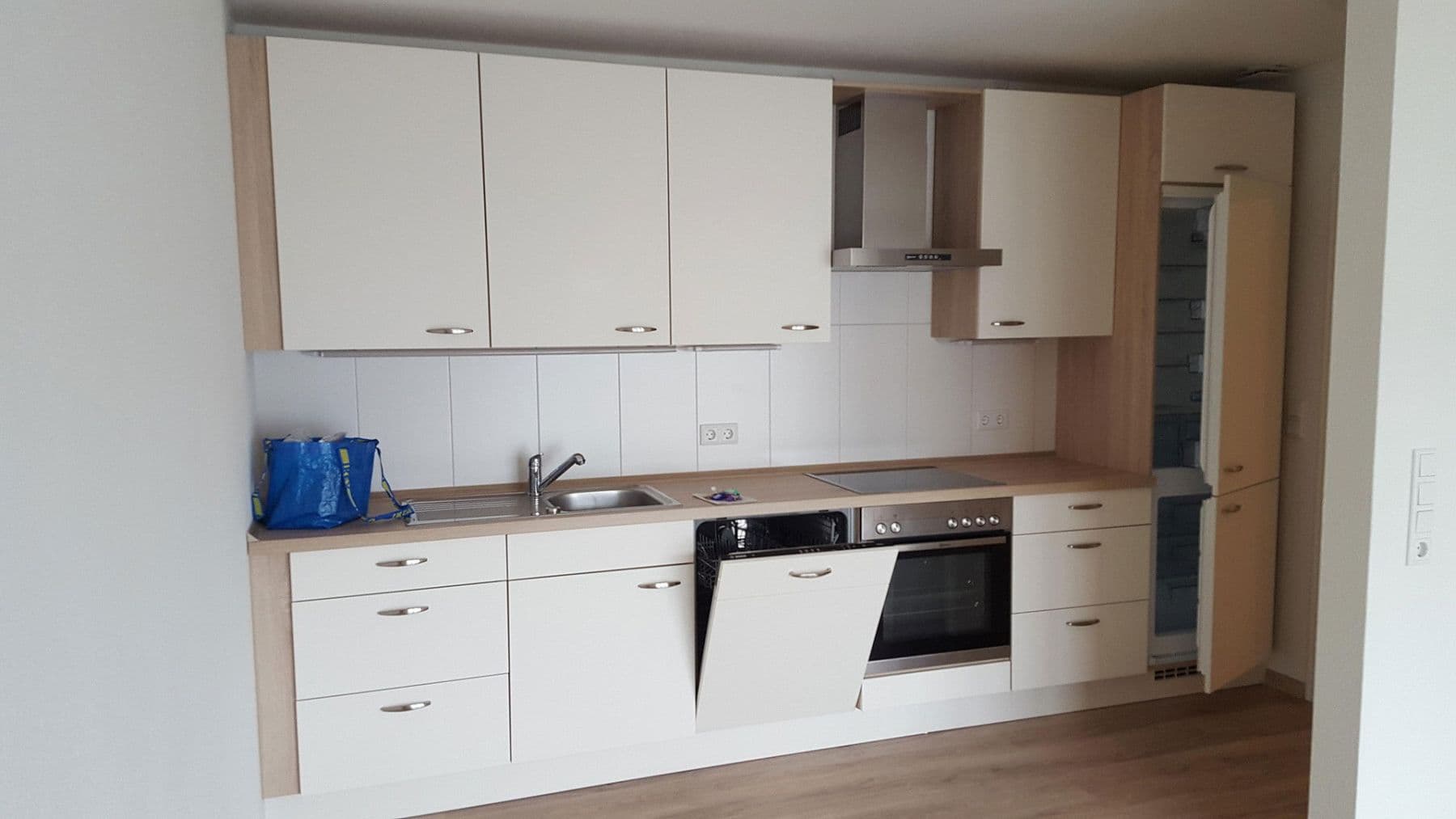 Prodej domu 525 m², pozemek 1.200 m², Albert-Johannsen-Ring 20, Husum, Šlesvicko-Holštýnsko Prodej domu 525 m², pozemek 1.200 m², Albert-Johannsen-Ring 20, Husum, Šlesvicko-Holštýnsko