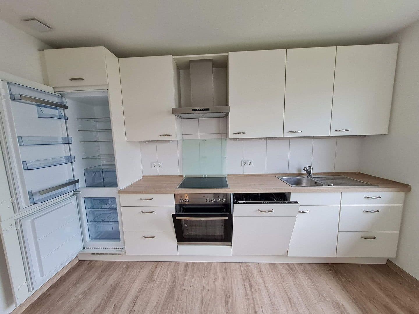 Prodej domu 525 m², pozemek 1.200 m², Albert-Johannsen-Ring 20, Husum, Šlesvicko-Holštýnsko Prodej domu 525 m², pozemek 1.200 m², Albert-Johannsen-Ring 20, Husum, Šlesvicko-Holštýnsko