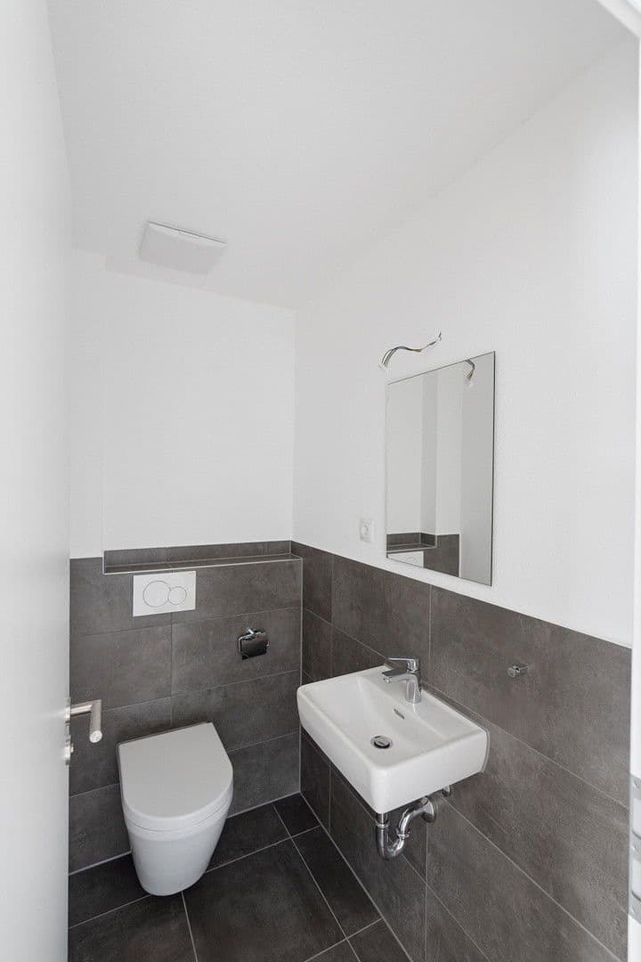 Pronájem bytu 3+kk 97 m², Untere Mühlbachstr. 9/1, Friedrichshafen, Bádensko-Württembersko Pronájem bytu 3+kk 97 m², Untere Mühlbachstr. 9/1, Friedrichshafen, Bádensko-Württembersko