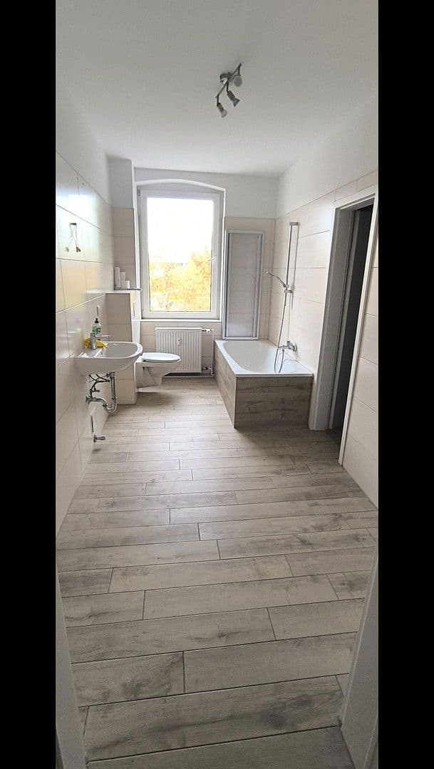 Pronájem bytu 4+1 110 m², Lindhorster Weg 13 a, Wolmirstedt, Sasko-Anhaltsko Pronájem bytu 4+1 110 m², Lindhorster Weg 13 a, Wolmirstedt, Sasko-Anhaltsko