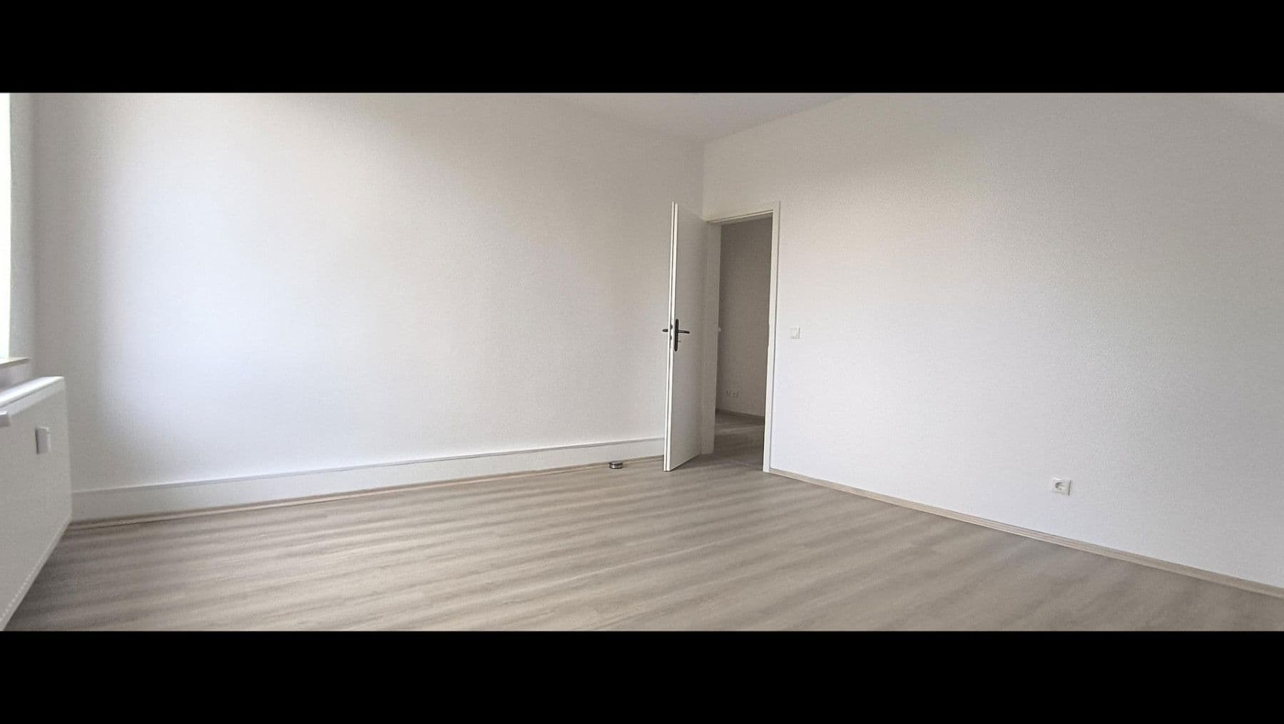 Pronájem bytu 4+1 110 m², Lindhorster Weg 13 a, Wolmirstedt, Sasko-Anhaltsko Pronájem bytu 4+1 110 m², Lindhorster Weg 13 a, Wolmirstedt, Sasko-Anhaltsko