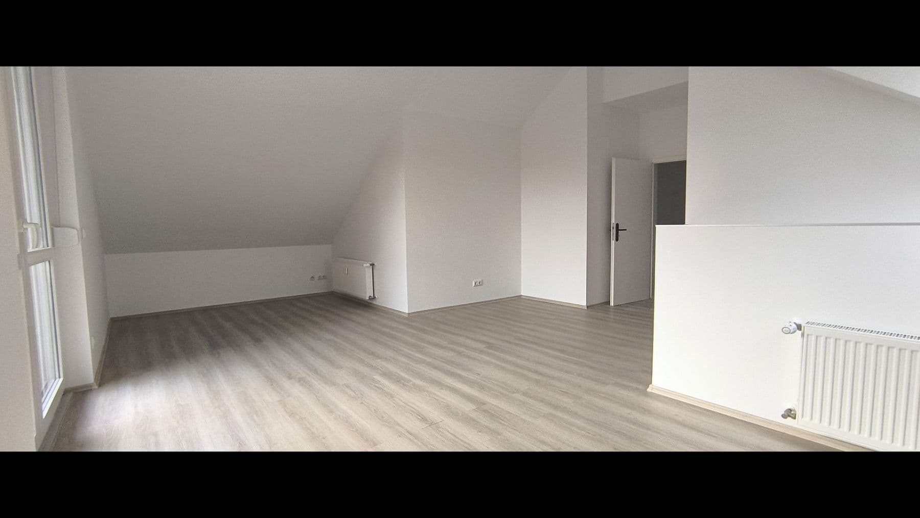 Pronájem bytu 4+1 110 m², Lindhorster Weg 13 a, Wolmirstedt, Sasko-Anhaltsko Pronájem bytu 4+1 110 m², Lindhorster Weg 13 a, Wolmirstedt, Sasko-Anhaltsko
