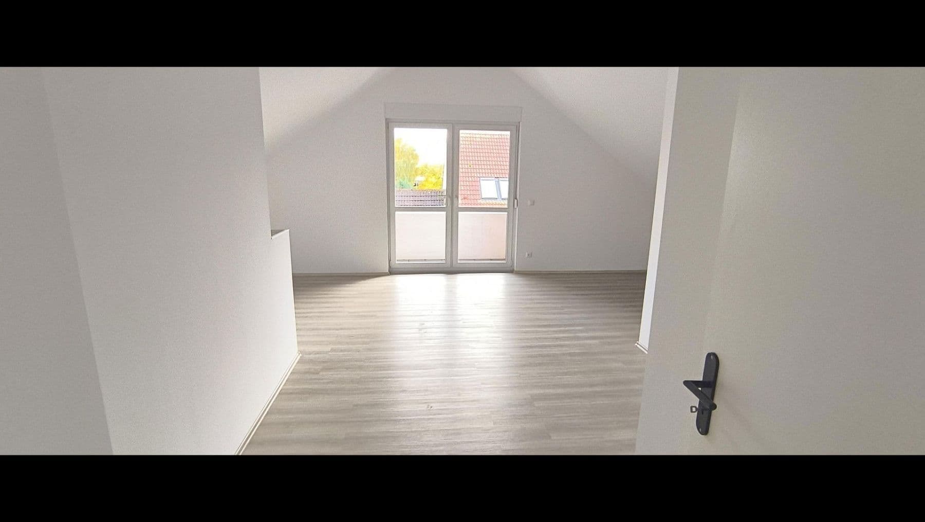 Pronájem bytu 4+1 110 m², Lindhorster Weg 13 a, Wolmirstedt, Sasko-Anhaltsko Pronájem bytu 4+1 110 m², Lindhorster Weg 13 a, Wolmirstedt, Sasko-Anhaltsko