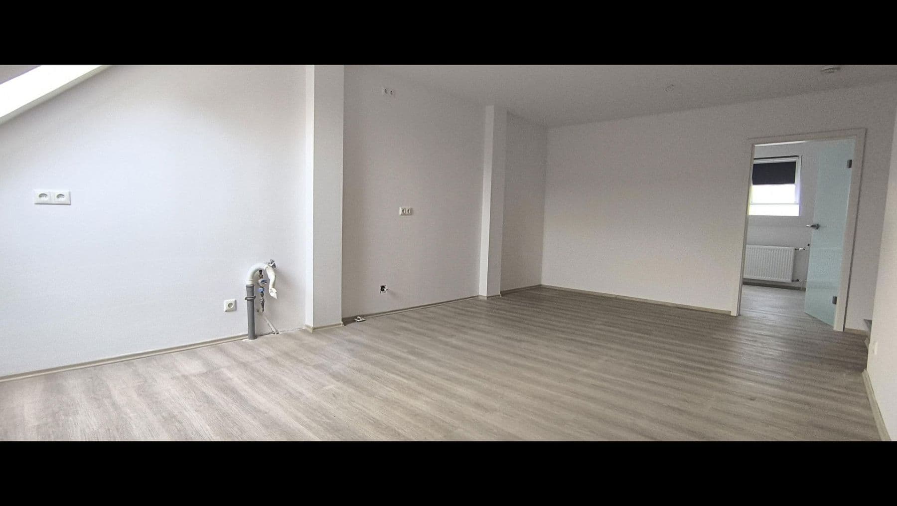 Pronájem bytu 4+1 110 m², Lindhorster Weg 13 a, Wolmirstedt, Sasko-Anhaltsko Pronájem bytu 4+1 110 m², Lindhorster Weg 13 a, Wolmirstedt, Sasko-Anhaltsko
