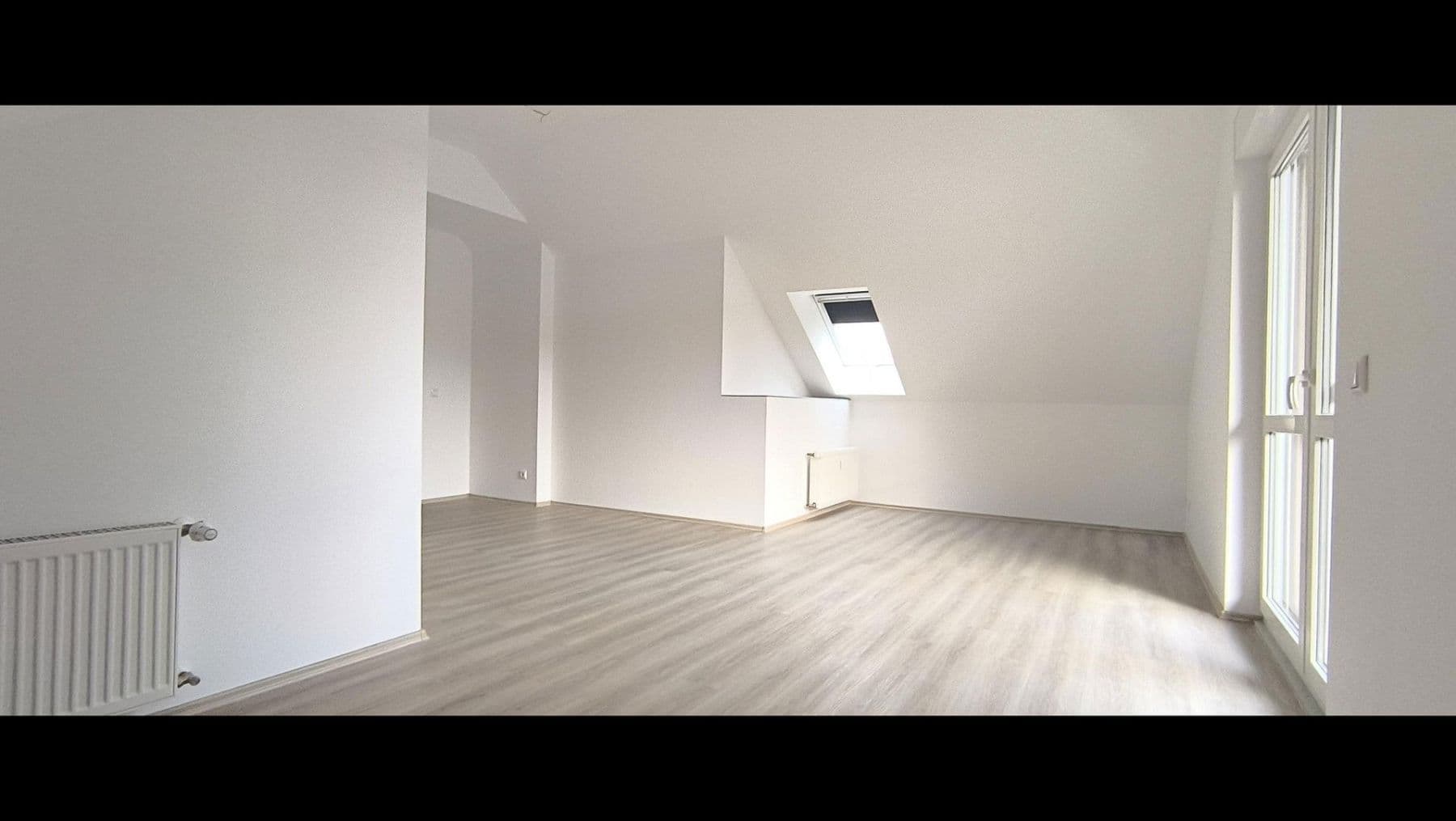 Pronájem bytu 4+1 110 m², Lindhorster Weg 13 a, Wolmirstedt, Sasko-Anhaltsko Pronájem bytu 4+1 110 m², Lindhorster Weg 13 a, Wolmirstedt, Sasko-Anhaltsko