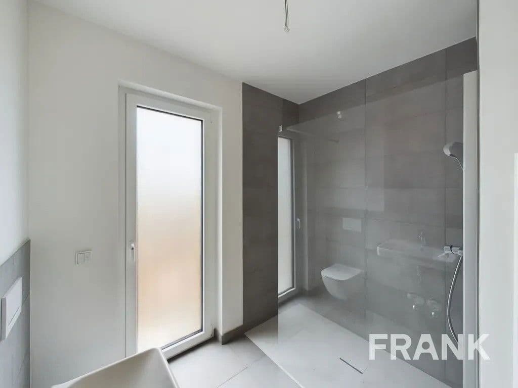 Pronájem bytu 2+1 72 m², Haeberlinstraße 40, Frankfurt am Main, Hessen Pronájem bytu 2+1 72 m², Haeberlinstraße 40, Frankfurt am Main, Hessen