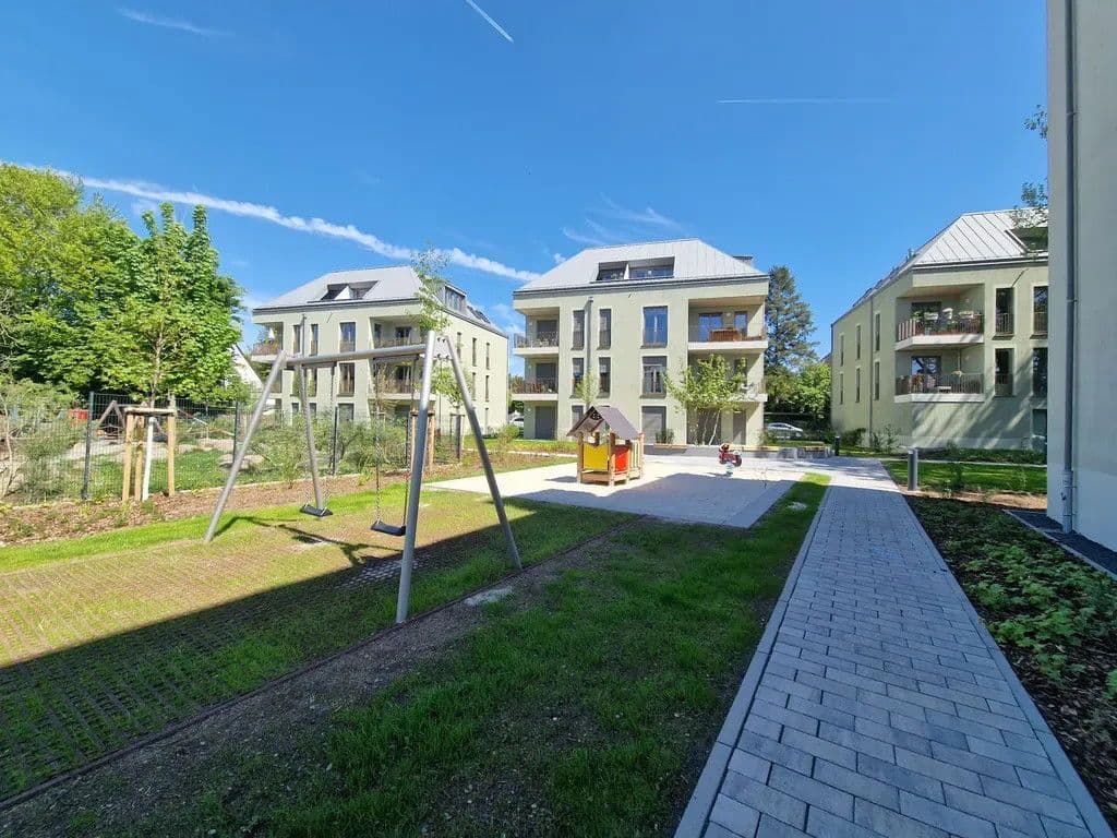 Pronájem bytu 2+1 72 m², Haeberlinstraße 40, Frankfurt am Main, Hessen Pronájem bytu 2+1 72 m², Haeberlinstraße 40, Frankfurt am Main, Hessen