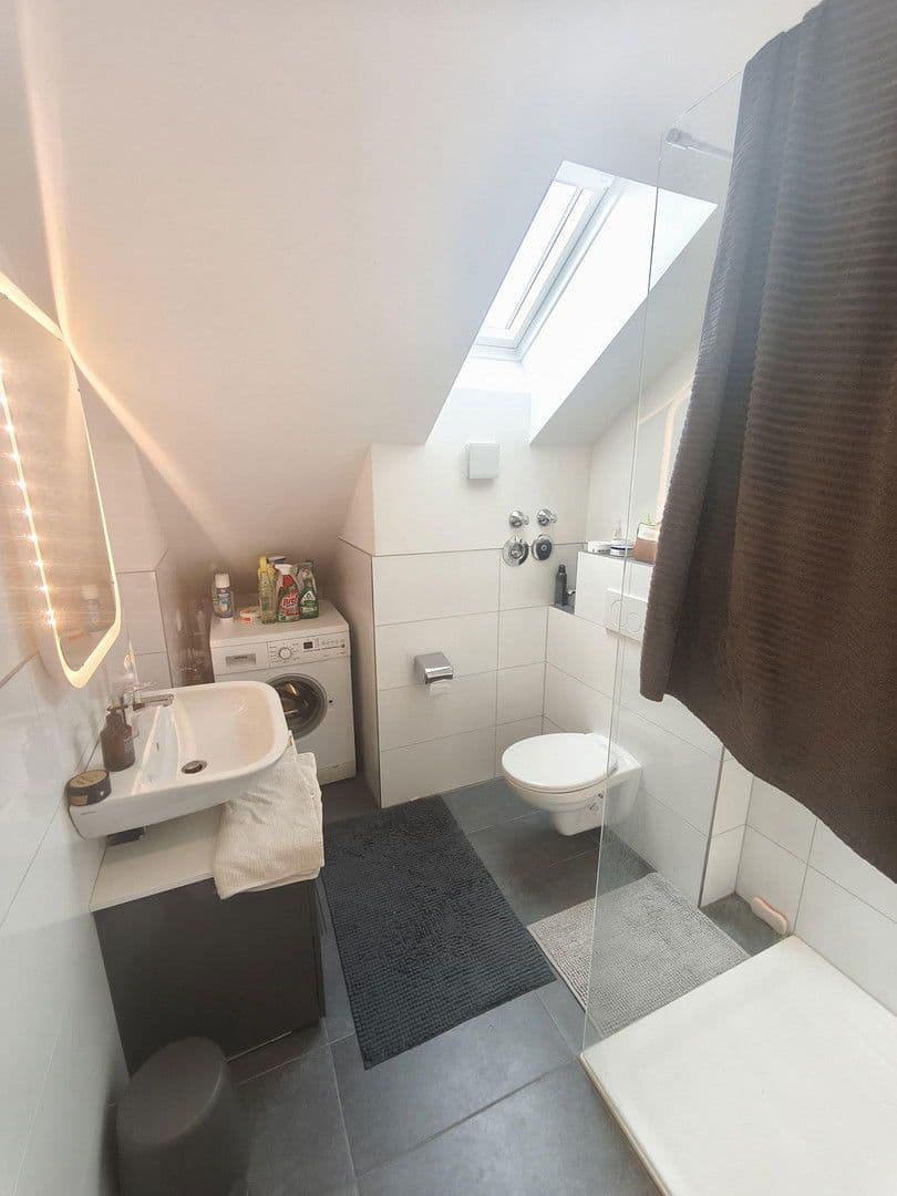 Pronájem bytu 3+1 62 m², Freisinger Strasse, Ismaning, Bavorsko Pronájem bytu 3+1 62 m², Freisinger Strasse, Ismaning, Bavorsko