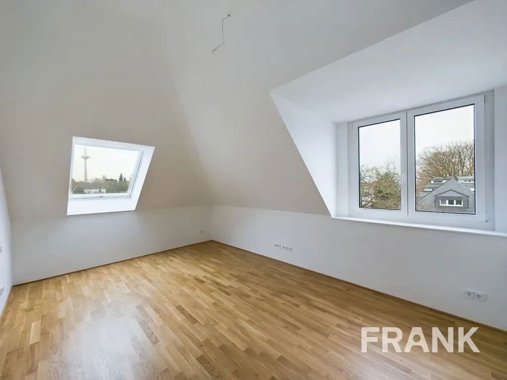Pronájem bytu 3+1 82 m², Haeberlinstraße 38,, Frankfurt am Main, Hessen Pronájem bytu 3+1 82 m², Haeberlinstraße 38,, Frankfurt am Main, Hessen