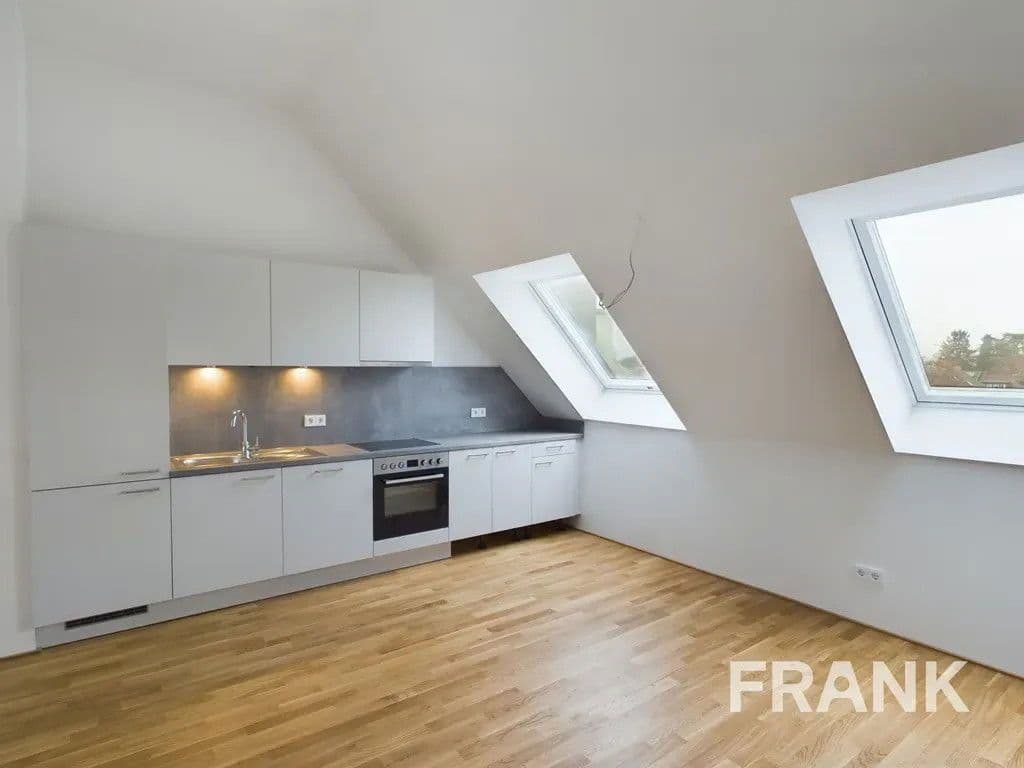 Pronájem bytu 3+1 82 m², Haeberlinstraße 38,, Frankfurt am Main, Hessen Pronájem bytu 3+1 82 m², Haeberlinstraße 38,, Frankfurt am Main, Hessen