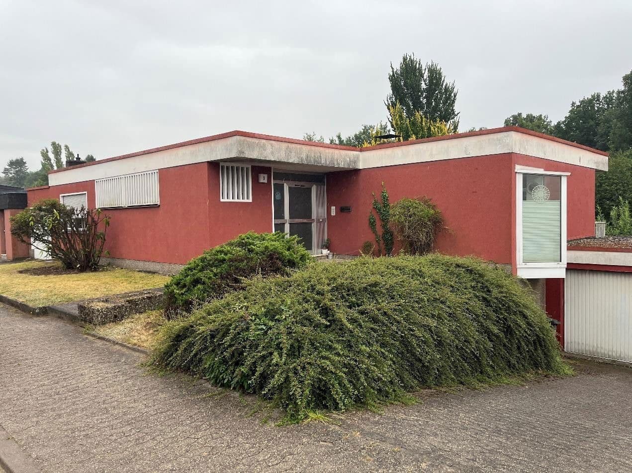 Prodej domu 230 m², pozemek 992 m², Willi-Graf-Straße 5, Sankt Ingbert, Země Sársko Prodej domu 230 m², pozemek 992 m², Willi-Graf-Straße 5, Sankt Ingbert, Země Sársko