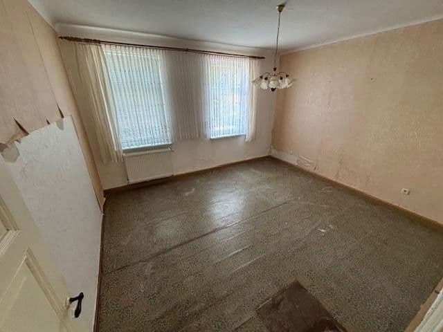 Prodej domu 189 m², pozemek 800 m², Karl-Bartelmann-Straße 14, Böhlen, Sasko Prodej domu 189 m², pozemek 800 m², Karl-Bartelmann-Straße 14, Böhlen, Sasko