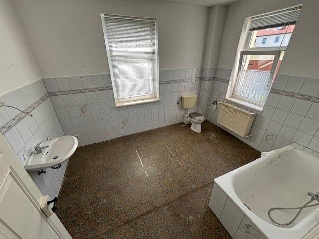 Prodej domu 189 m², pozemek 800 m², Karl-Bartelmann-Straße 14, Böhlen, Sasko Prodej domu 189 m², pozemek 800 m², Karl-Bartelmann-Straße 14, Böhlen, Sasko