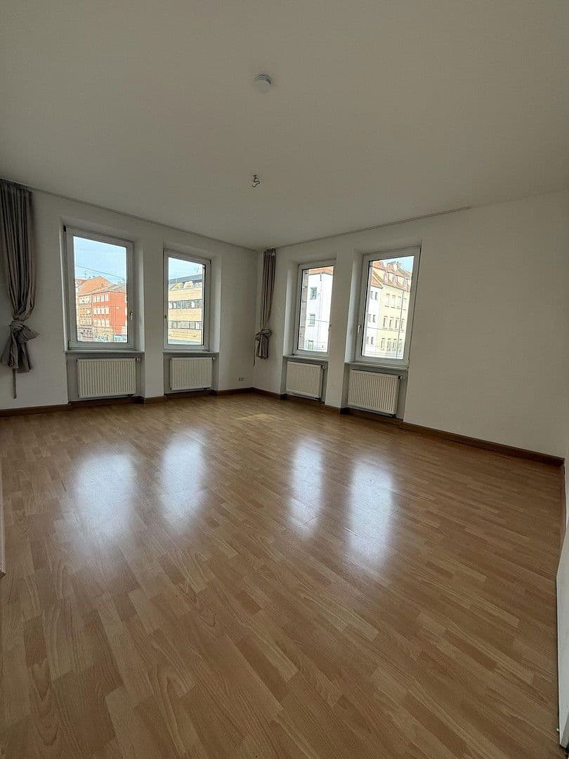 Pronájem bytu 4+1 120 m², Bucher Straße 97, Nürnberg, Bavorsko Pronájem bytu 4+1 120 m², Bucher Straße 97, Nürnberg, Bavorsko