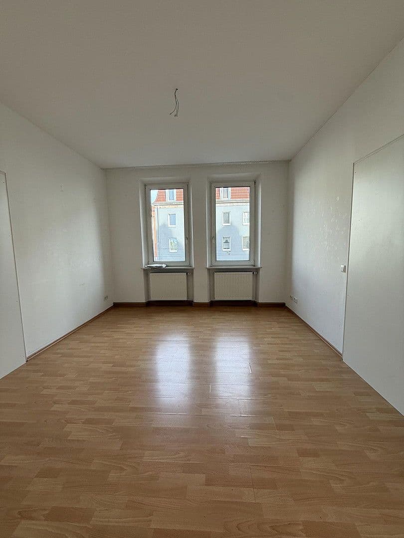 Pronájem bytu 4+1 120 m², Bucher Straße 97, Nürnberg, Bavorsko Pronájem bytu 4+1 120 m², Bucher Straße 97, Nürnberg, Bavorsko