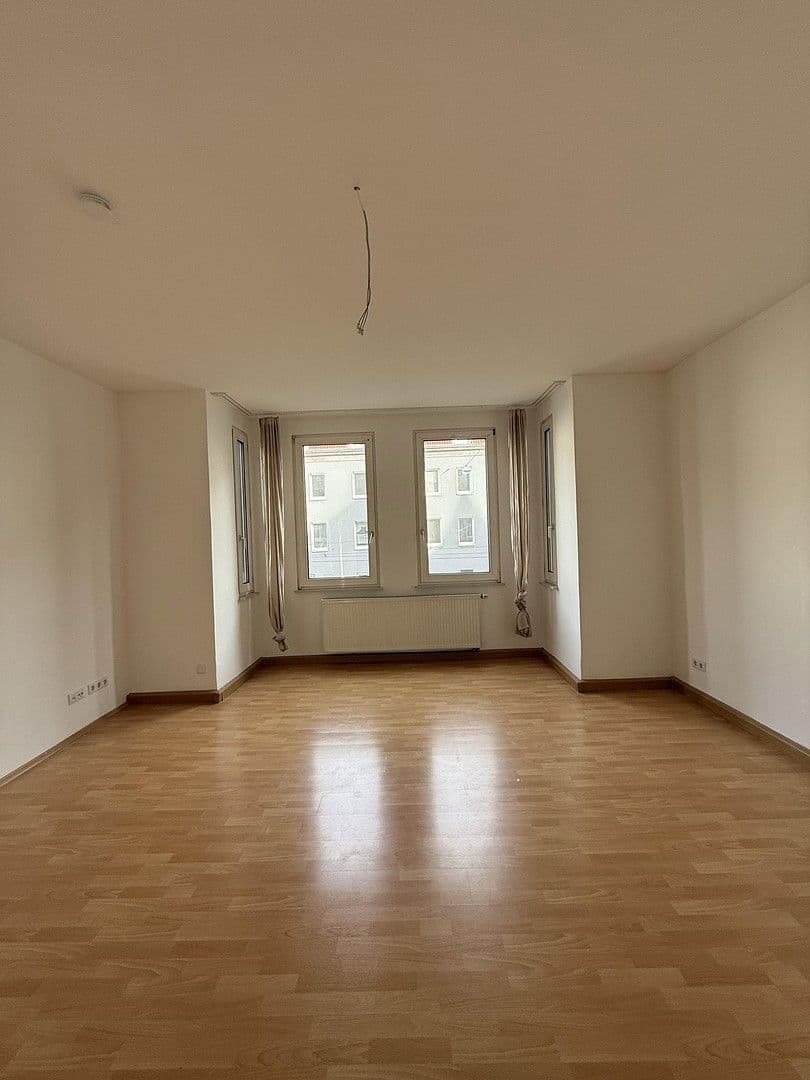 Pronájem bytu 4+1 120 m², Bucher Straße 97, Nürnberg, Bavorsko Pronájem bytu 4+1 120 m², Bucher Straße 97, Nürnberg, Bavorsko