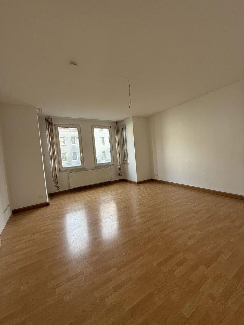 Pronájem bytu 4+1 120 m², Bucher Straße 97, Nürnberg, Bavorsko Pronájem bytu 4+1 120 m², Bucher Straße 97, Nürnberg, Bavorsko