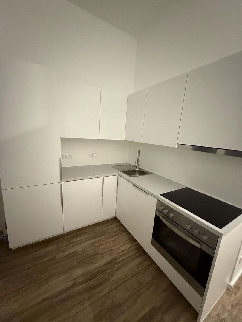 Pronájem bytu 3+1 100 m², Schlieperstraße 74, Berlin, Berlín Pronájem bytu 3+1 100 m², Schlieperstraße 74, Berlin, Berlín