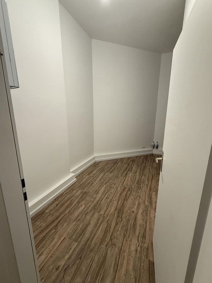 Pronájem bytu 3+1 100 m², Schlieperstraße 74, Berlin, Berlín Pronájem bytu 3+1 100 m², Schlieperstraße 74, Berlin, Berlín