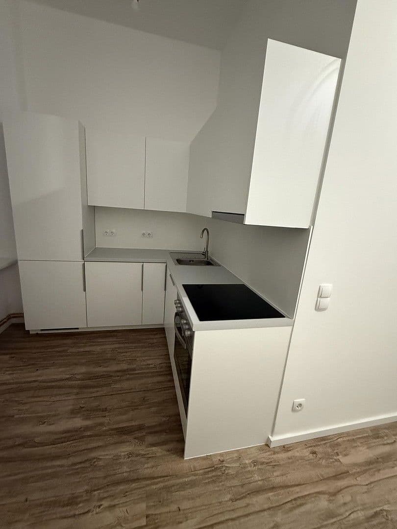 Pronájem bytu 3+1 100 m², Schlieperstraße 74, Berlin, Berlín Pronájem bytu 3+1 100 m², Schlieperstraße 74, Berlin, Berlín