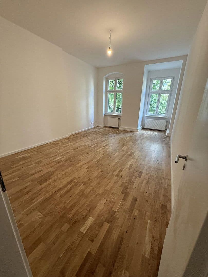 Pronájem bytu 3+1 100 m², Schlieperstraße 74, Berlin, Berlín Pronájem bytu 3+1 100 m², Schlieperstraße 74, Berlin, Berlín