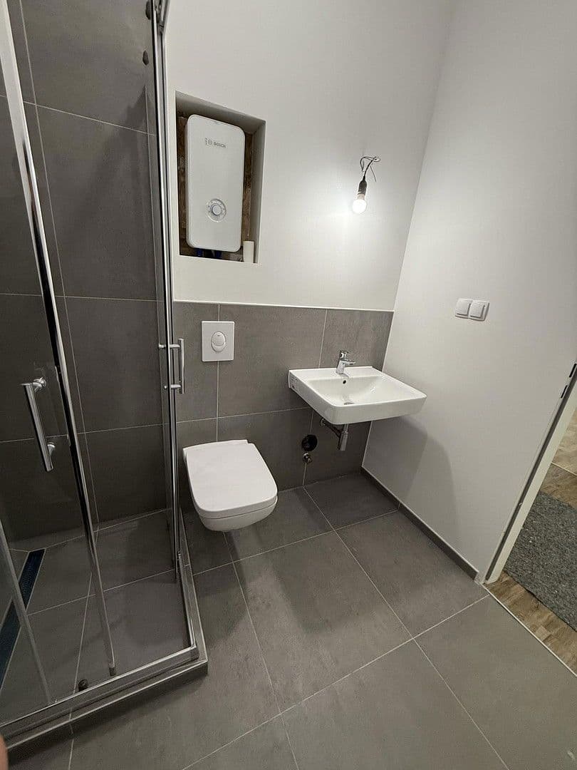 Pronájem bytu 3+1 100 m², Schlieperstraße 74, Berlin, Berlín Pronájem bytu 3+1 100 m², Schlieperstraße 74, Berlin, Berlín