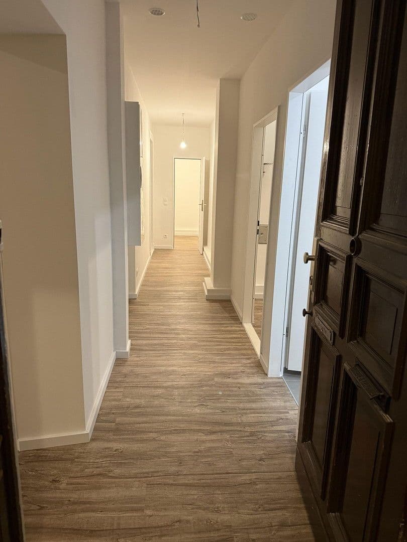 Pronájem bytu 3+1 100 m², Schlieperstraße 74, Berlin, Berlín Pronájem bytu 3+1 100 m², Schlieperstraße 74, Berlin, Berlín