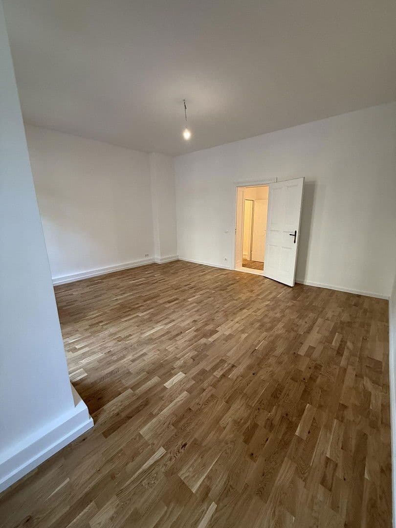 Pronájem bytu 3+1 100 m², Schlieperstraße 74, Berlin, Berlín Pronájem bytu 3+1 100 m², Schlieperstraße 74, Berlin, Berlín