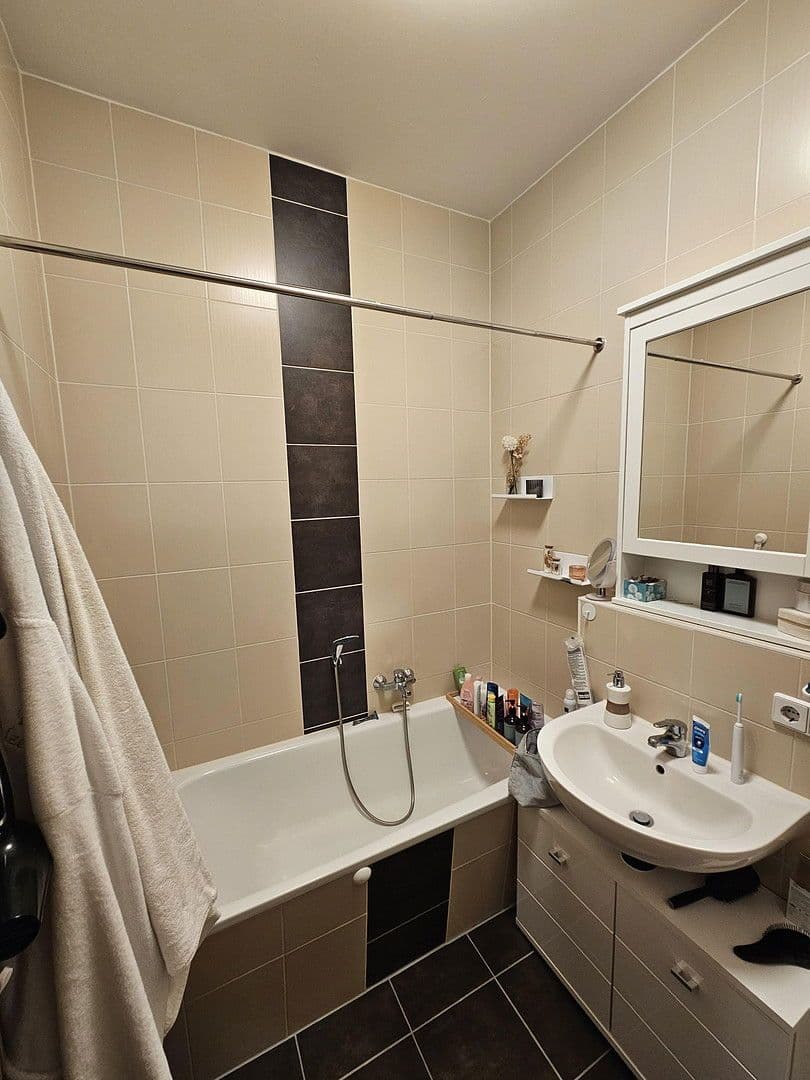 Pronájem bytu 1+1 33 m², Taubestraße 17, Leipzig, Sasko Pronájem bytu 1+1 33 m², Taubestraße 17, Leipzig, Sasko