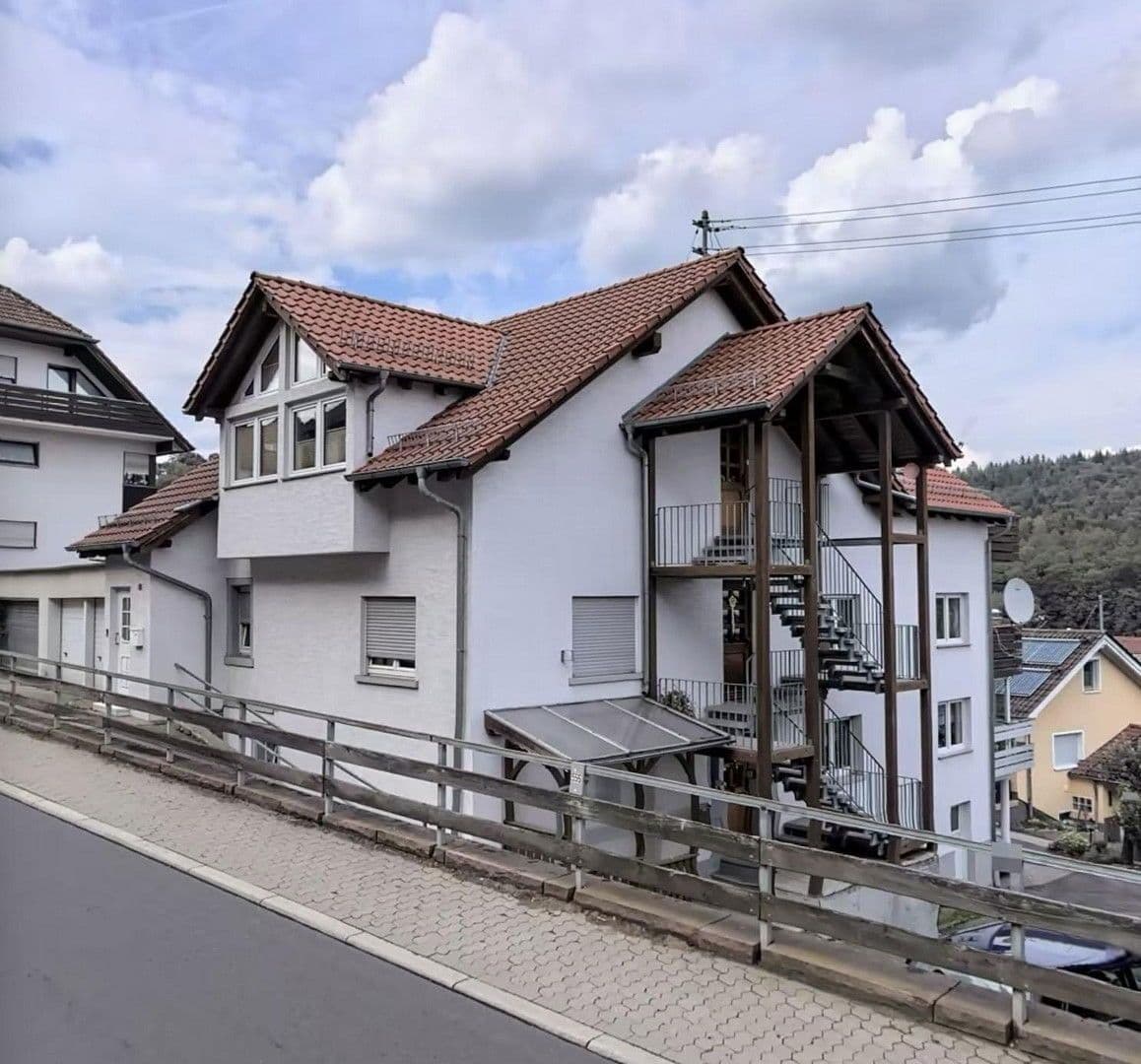 Prodej bytu 5+kk 127 m², Wilhelmsfeld, Bádensko-Württembersko Prodej bytu 5+kk 127 m², Wilhelmsfeld, Bádensko-Württembersko