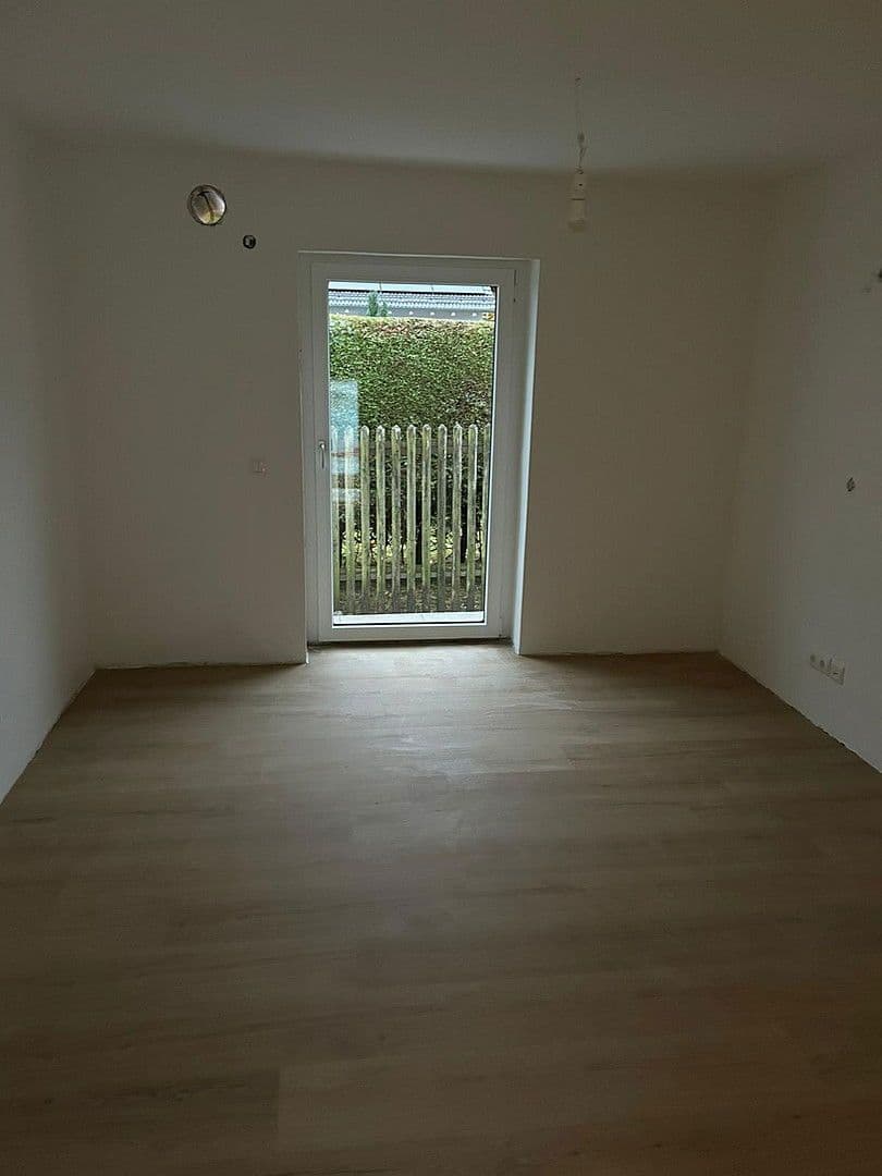 Prodej domu 150 m², pozemek 521 m², Baierbrunn, Bavorsko Prodej domu 150 m², pozemek 521 m², Baierbrunn, Bavorsko