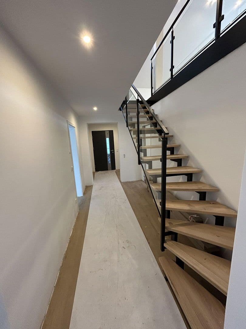 Prodej domu 150 m², pozemek 521 m², Baierbrunn, Bavorsko Prodej domu 150 m², pozemek 521 m², Baierbrunn, Bavorsko