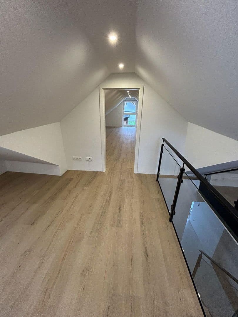 Prodej domu 150 m², pozemek 521 m², Baierbrunn, Bavorsko Prodej domu 150 m², pozemek 521 m², Baierbrunn, Bavorsko