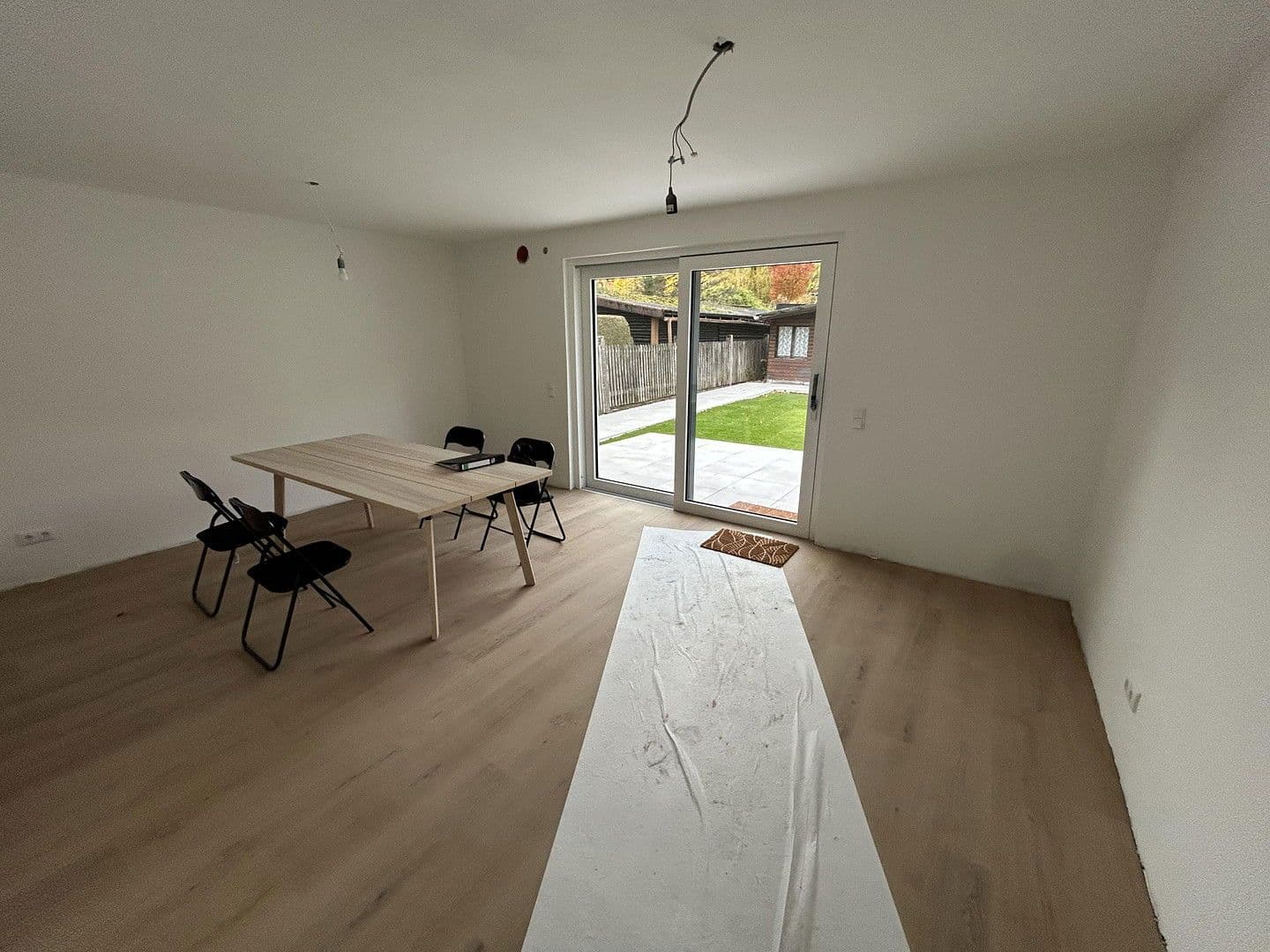 Prodej domu 150 m², pozemek 521 m², Baierbrunn, Bavorsko Prodej domu 150 m², pozemek 521 m², Baierbrunn, Bavorsko